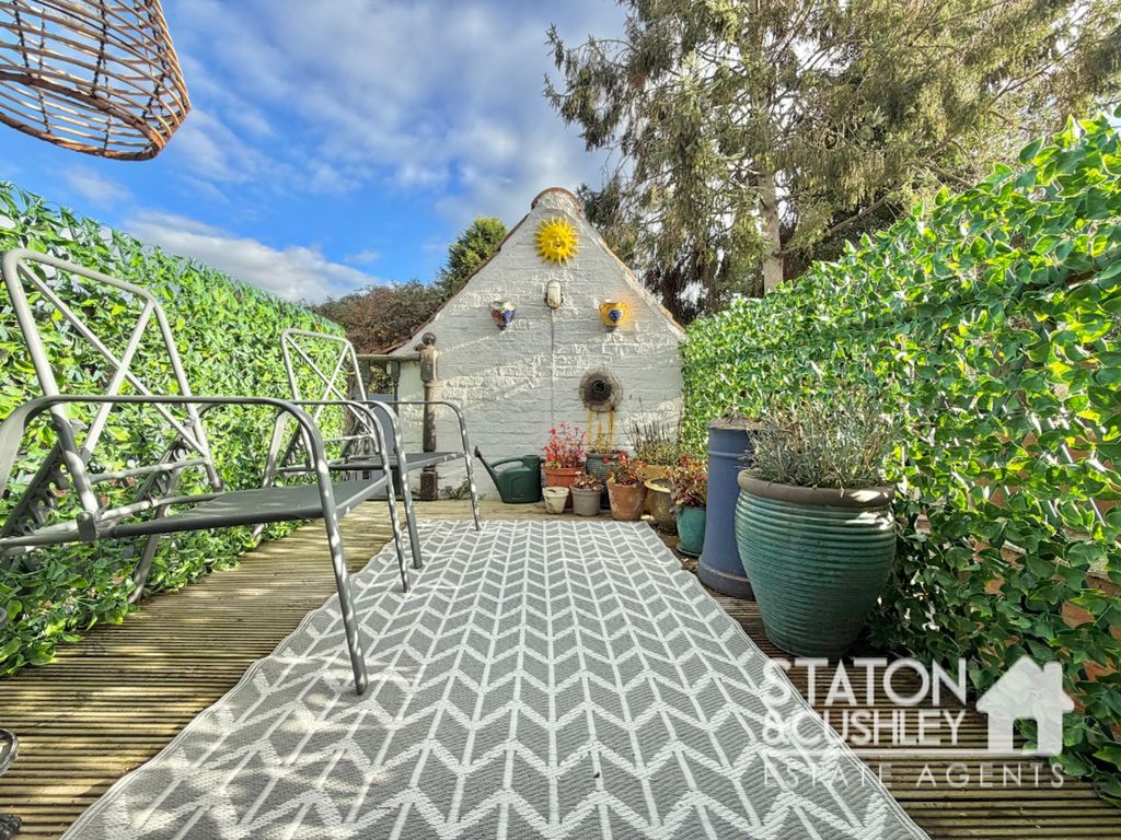 Property photo 2 of 23