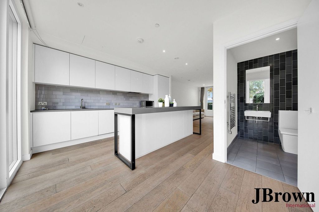 Property photo 3 of 26