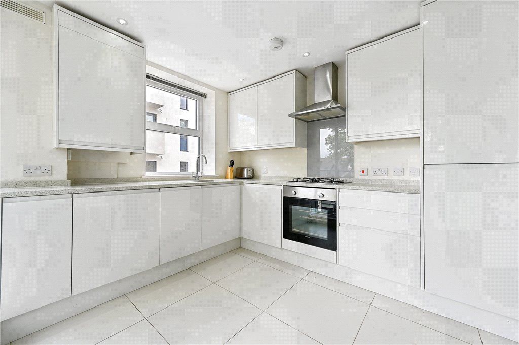 Property photo 1 of 10 Kitchen