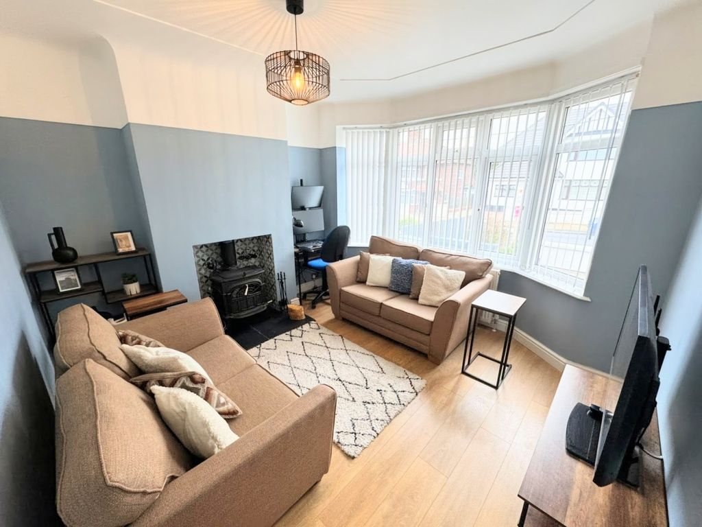 Property photo 2 of 20