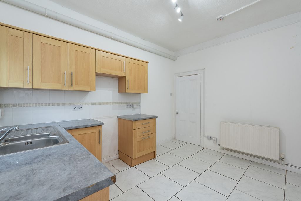Property photo 2 of 23