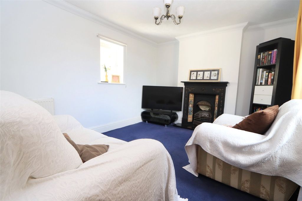 Property photo 2 of 8 Sitting Room
