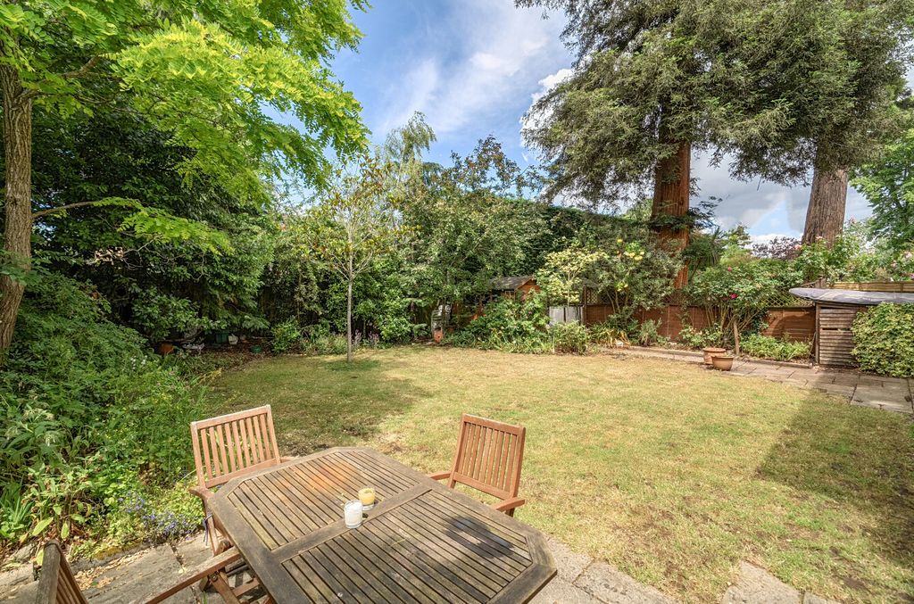 Property photo 2 of 21 1458051-18-6A1Eda...