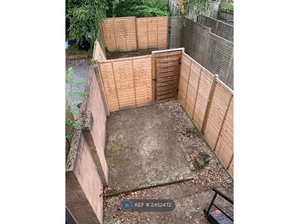 Property photo 2 of 8 Garden