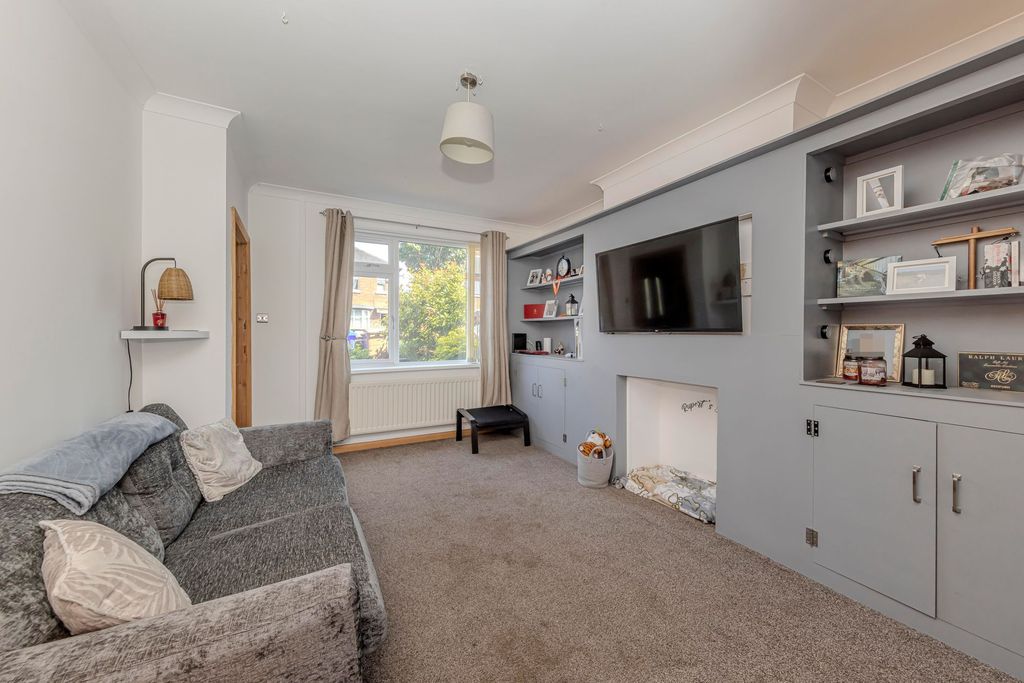 Property photo 3 of 17