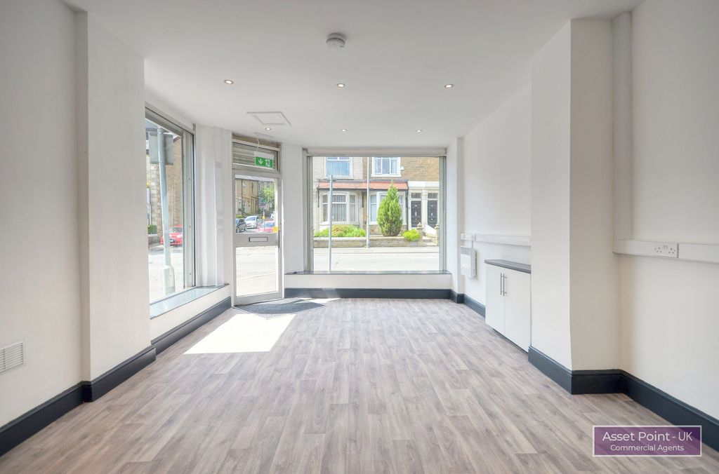 Property photo 1 of 6 Main Shop