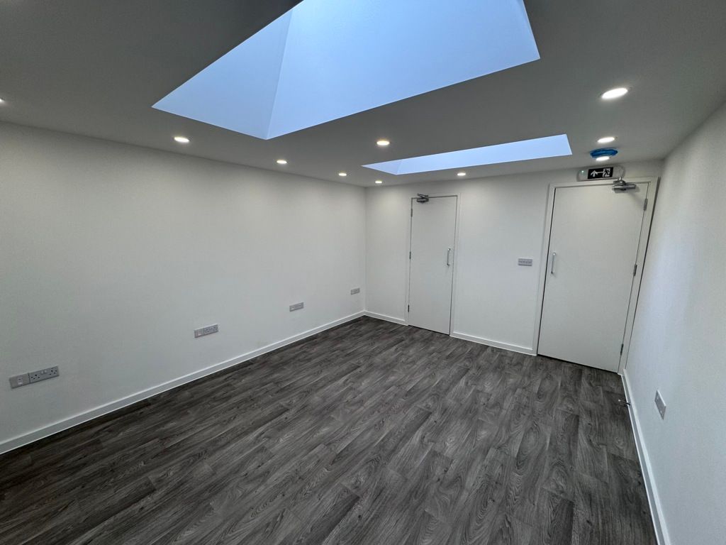 Property photo 3 of 6 Photo 4