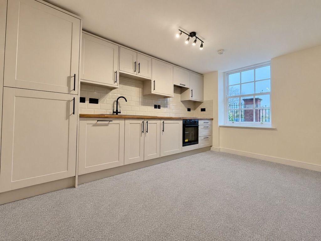 Additional image 5 of 2 bed flat for saleVicar Street, Sedgley, Dudley DY3