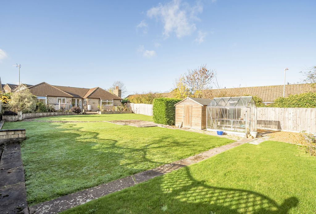 Property photo 2 of 23 1375066-1-690F220...