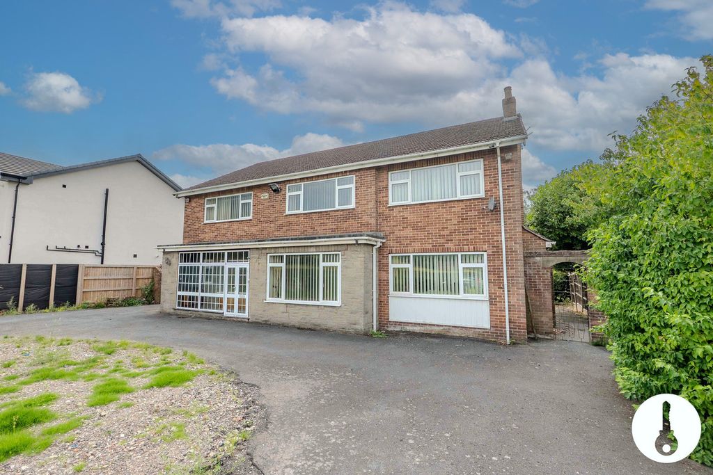 Property photo 2 of 40