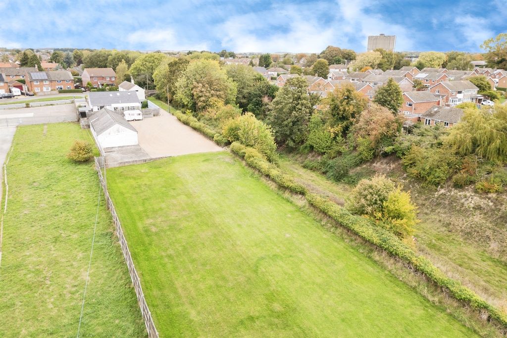 Property photo 2 of 21