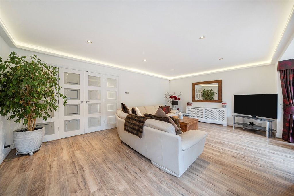 Property photo 3 of 18 Picture No. 15