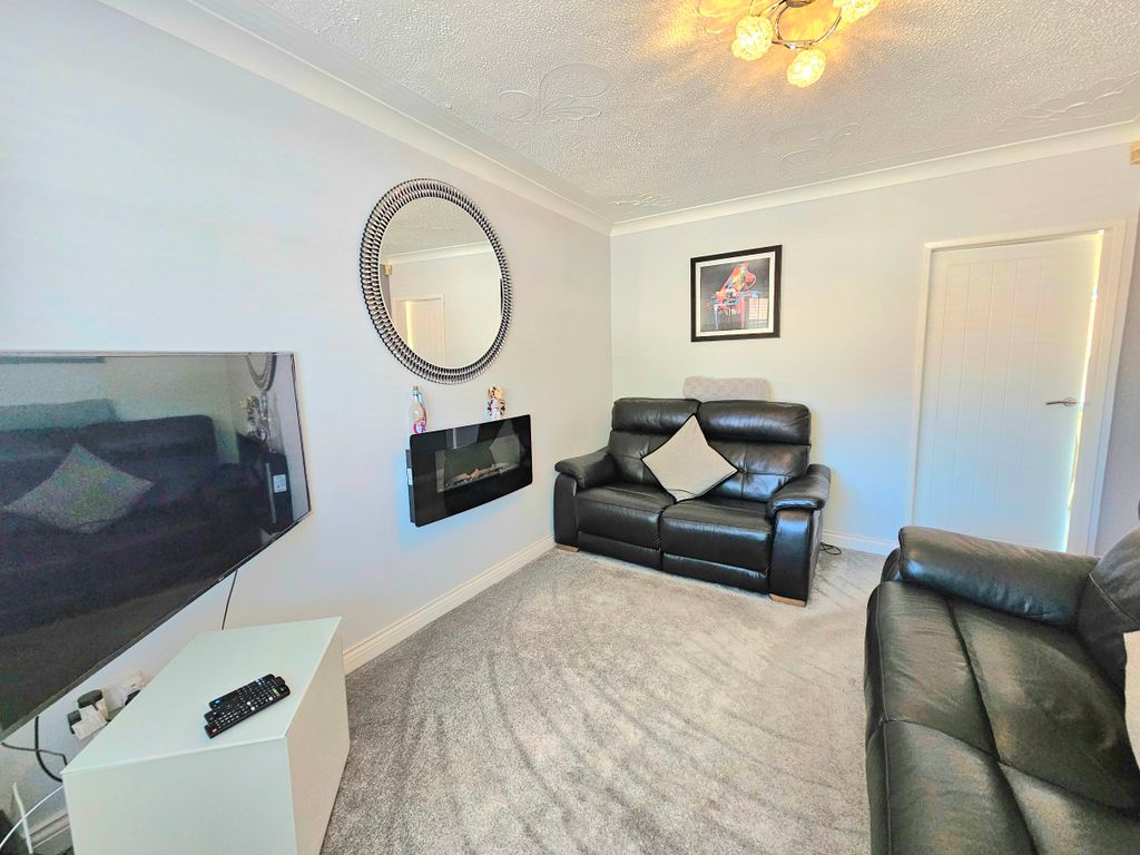 Property photo 2 of 22