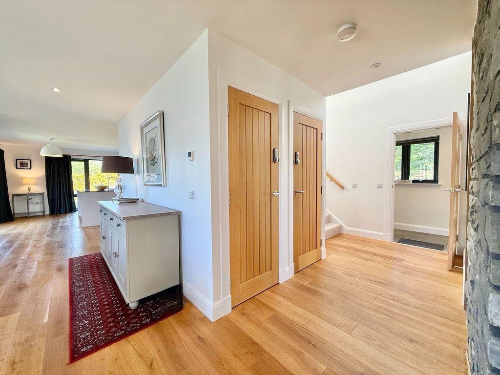 Additional image 5 of 4 bed detached house for saleStrone House, 5B Strone, Drumnadrochit IV63