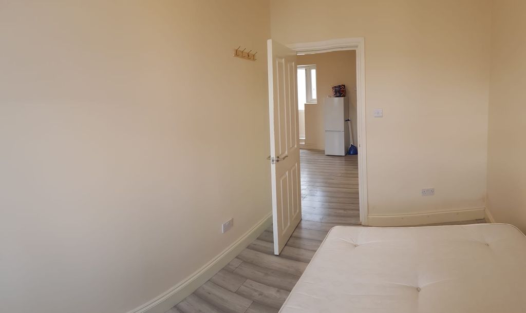 Property photo 3 of 26