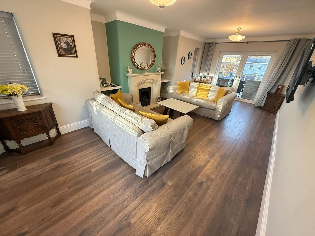 Property photo 2 of 26