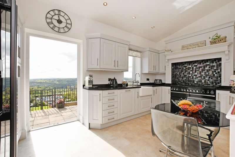 Property photo 2 of 46 Kitchen