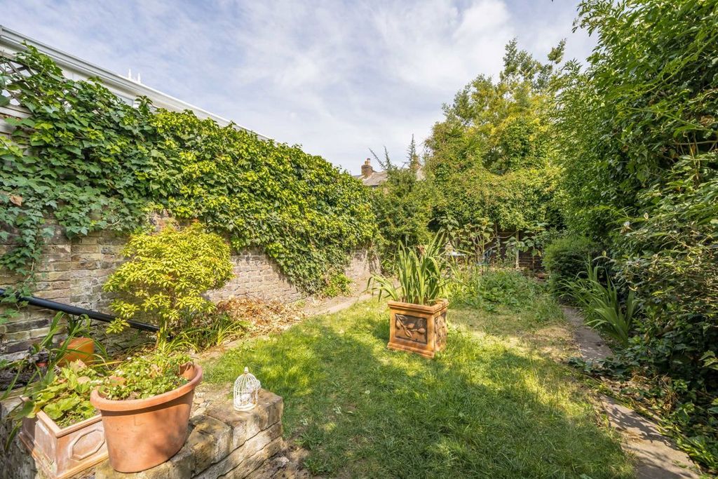 Property photo 2 of 6