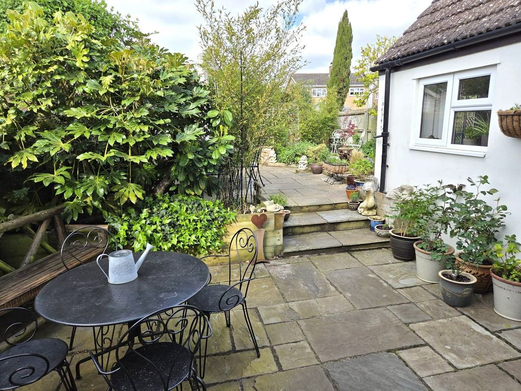 Property photo 2 of 32
