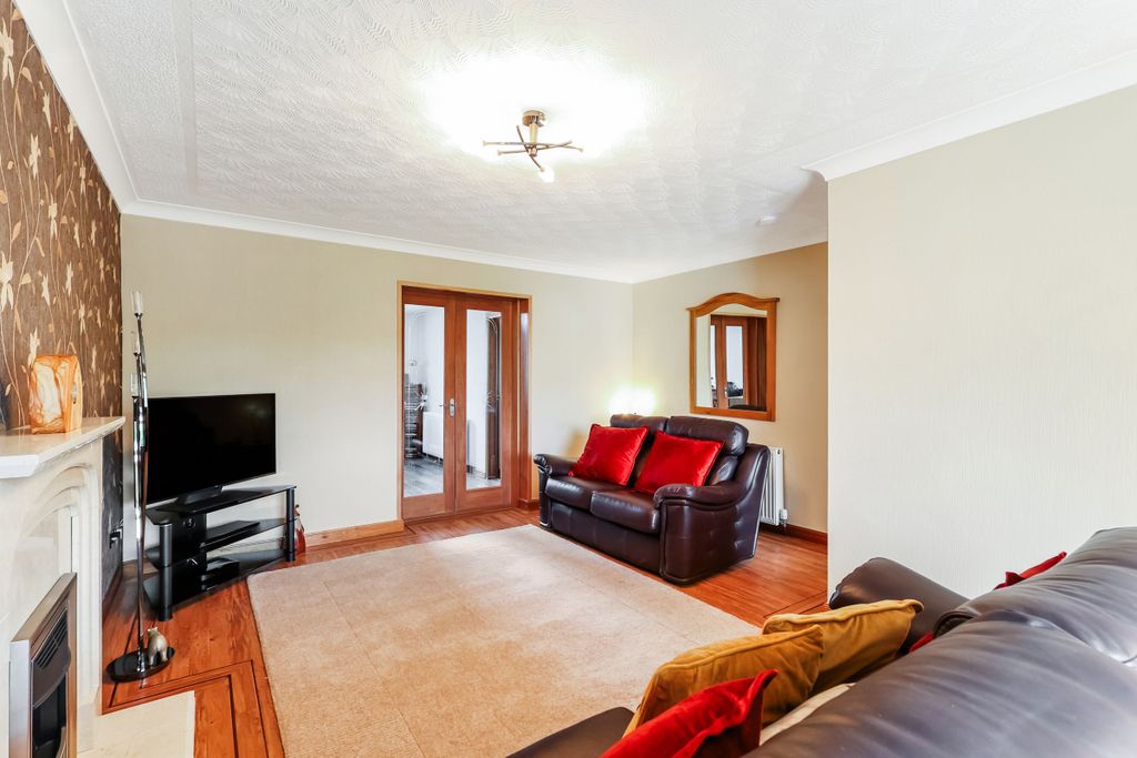 Property photo 3 of 23