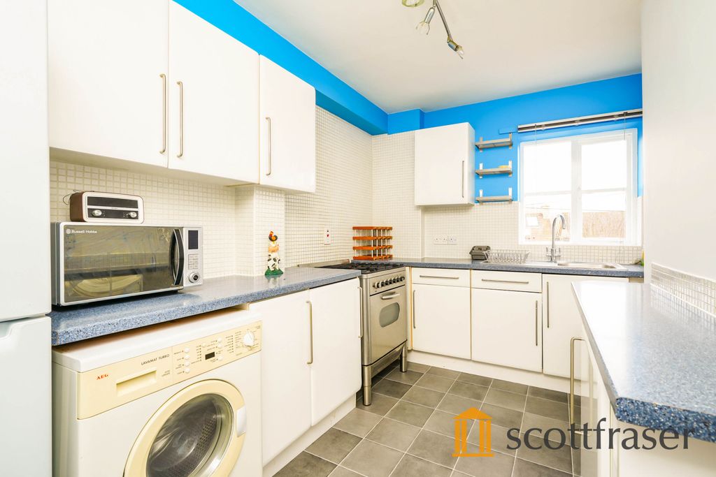 Property photo 3 of 12 3
