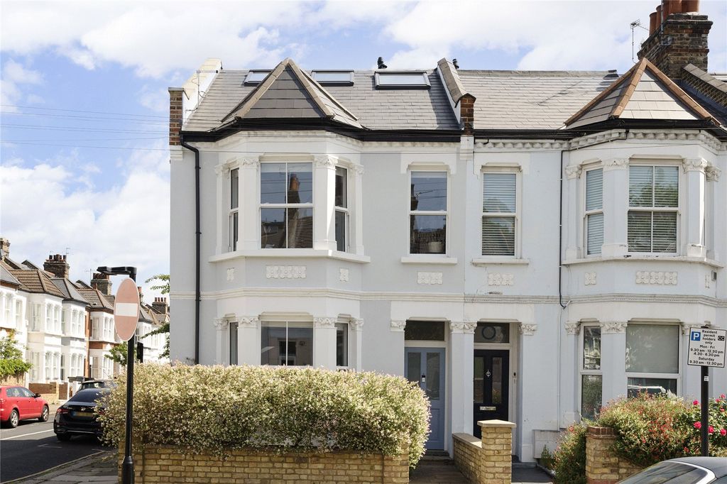 Property photo 1 of 19 External