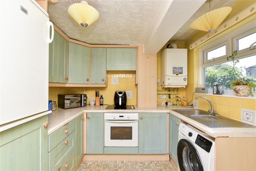 Property photo 2 of 12 Kitchen