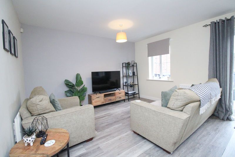 Property photo 3 of 13 Lounge