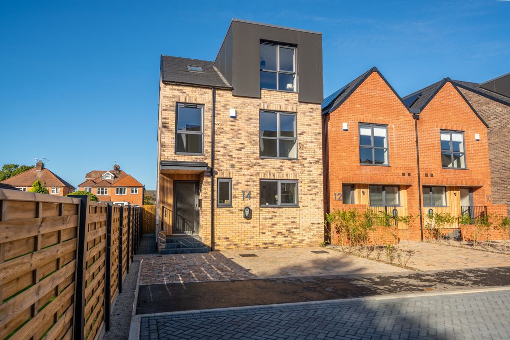 Property photo 1 of 22