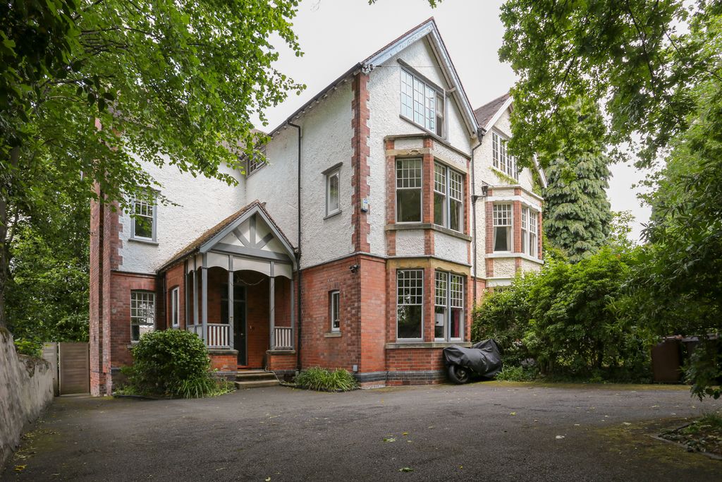 Property photo 1 of 21