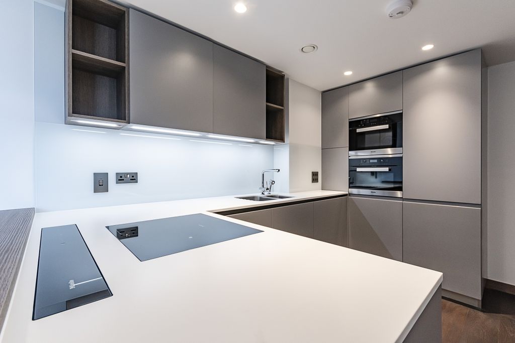 Property photo 3 of 11 Kitchen