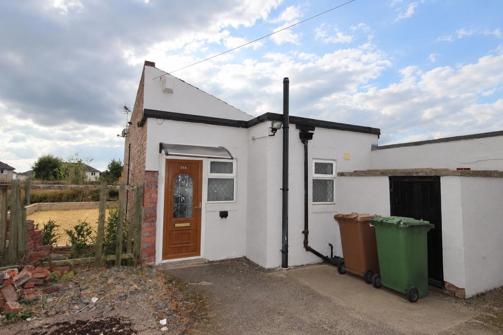 Property photo 1 of 8 External