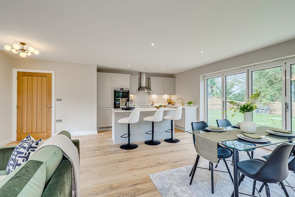 Property photo 2 of 26