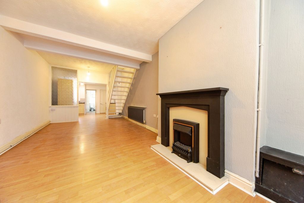 Property photo 2 of 20 Pbox-Img.Jpg