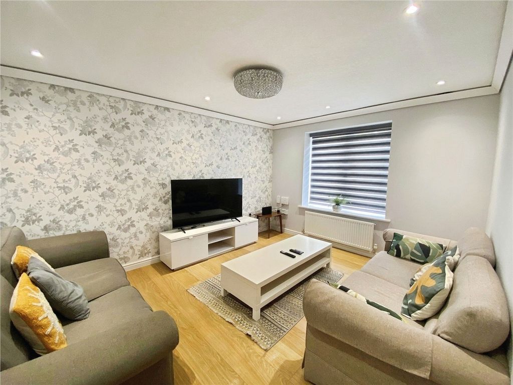 Property photo 2 of 13 Pbox-Img.Jpg
