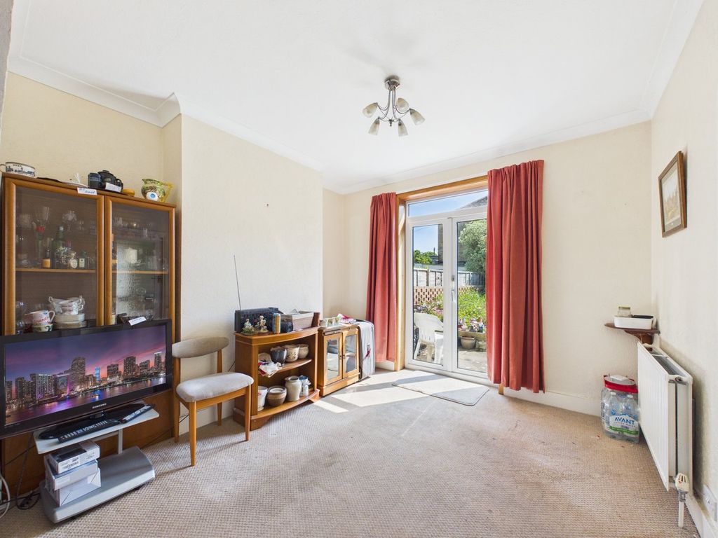 Property photo 3 of 23