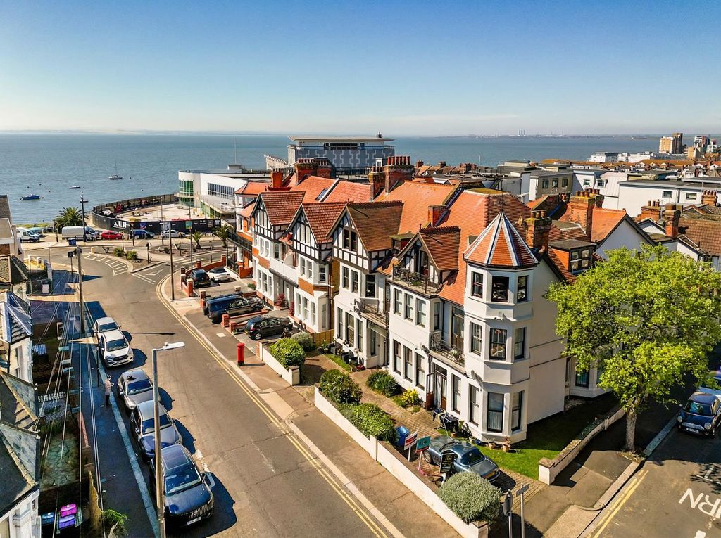 Property photo 2 of 20 Location