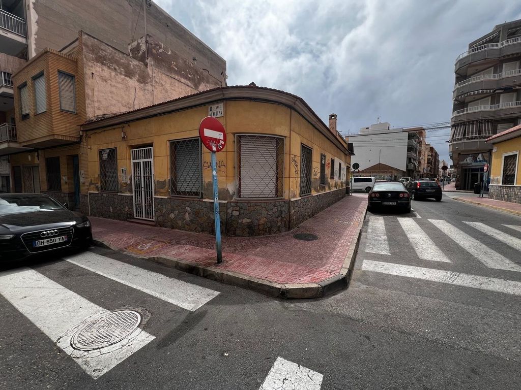 Property photo 1 of 4