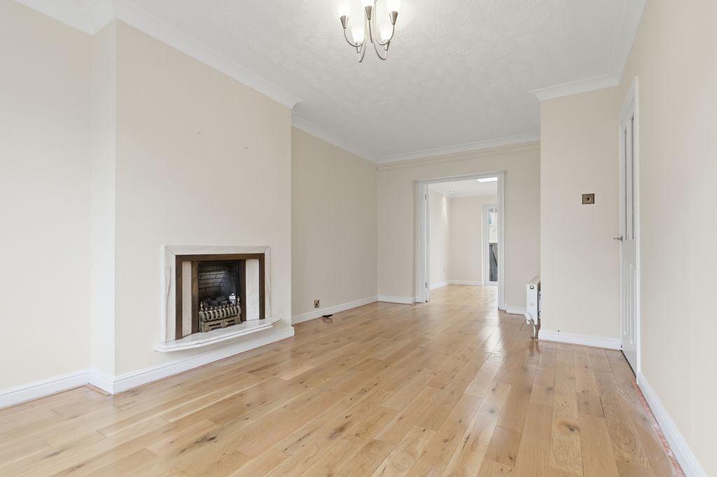 Property photo 2 of 34