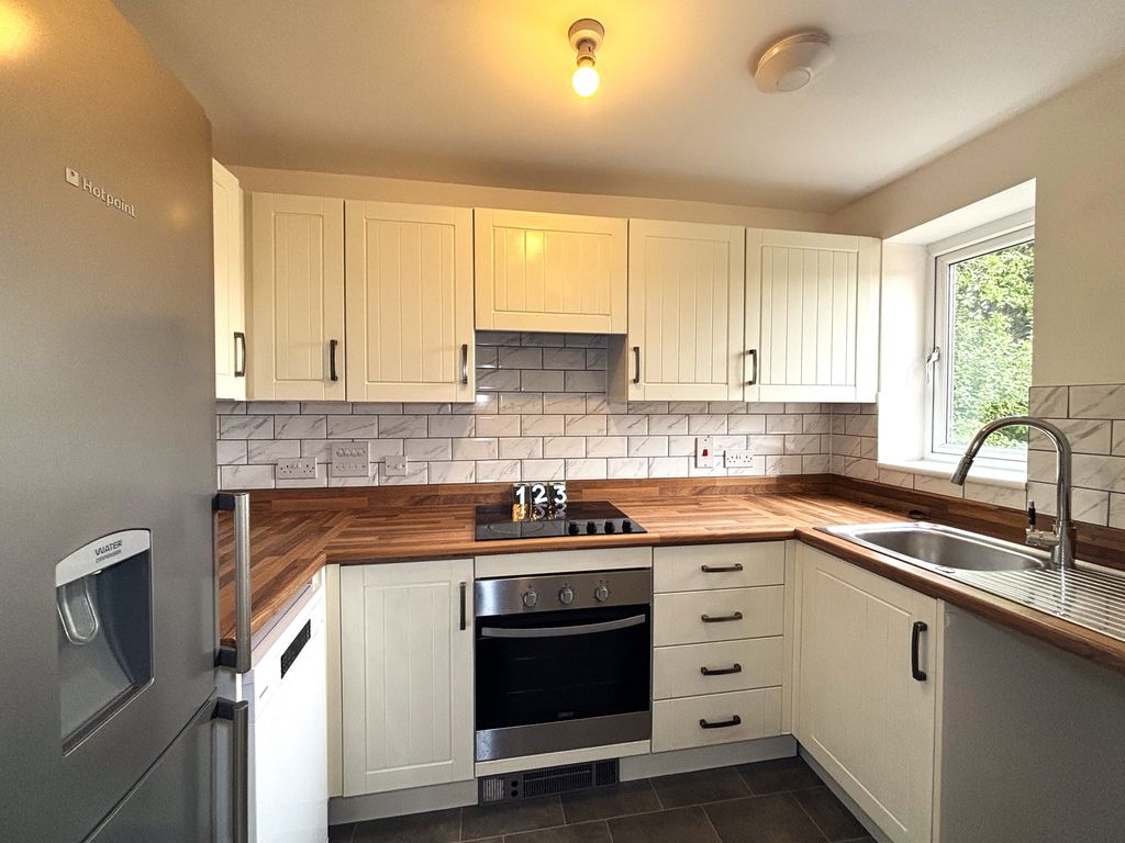 Property photo 2 of 13 Kitchen