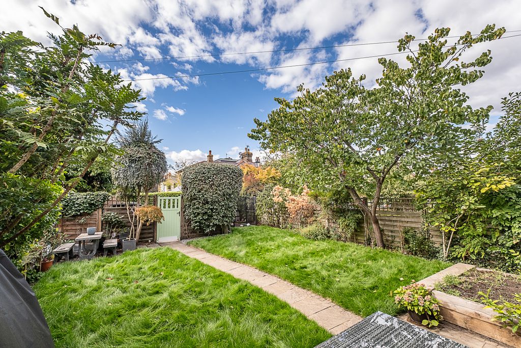 Property photo 2 of 16