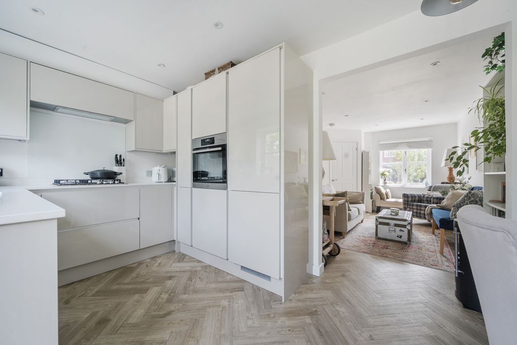 Property photo 2 of 20 1299152-16-68385B...