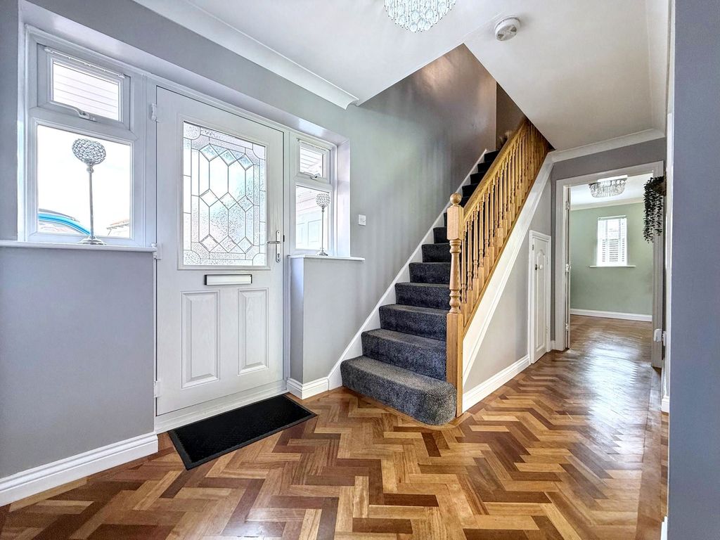 Additional image 5 of 7 bed detached house for saleSiskin Close, Hartlepool TS26