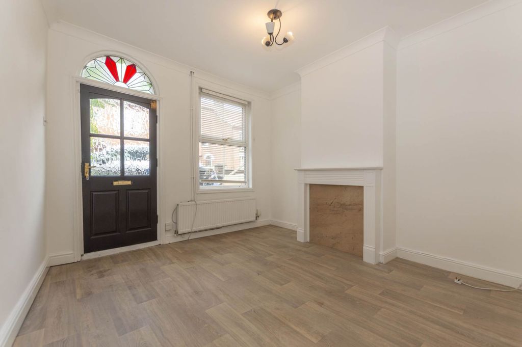 Property photo 3 of 9