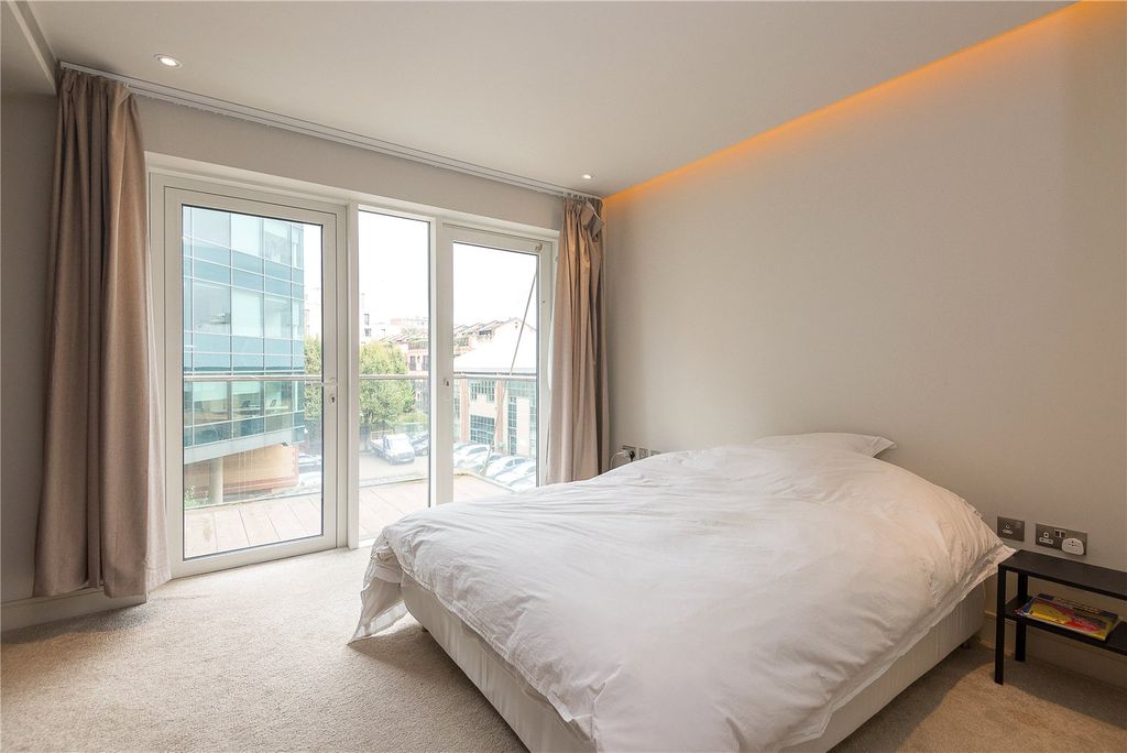 Property photo 2 of 11 Picture No. 01