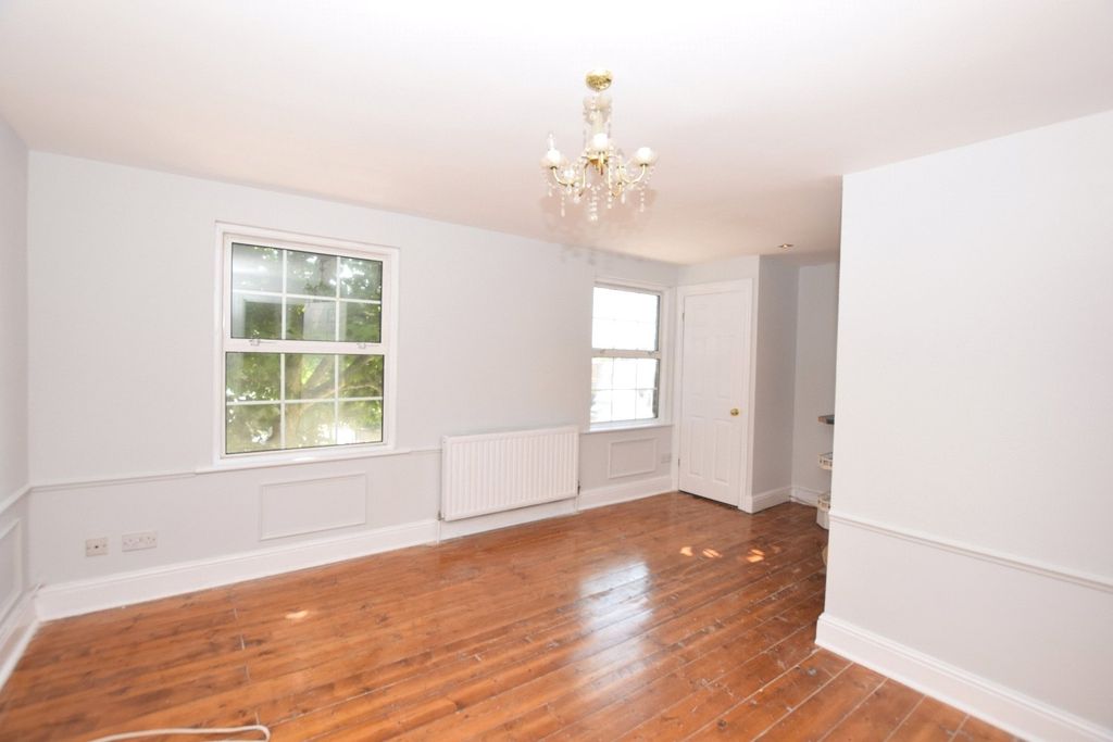 Property photo 2 of 8 Picture No. 09