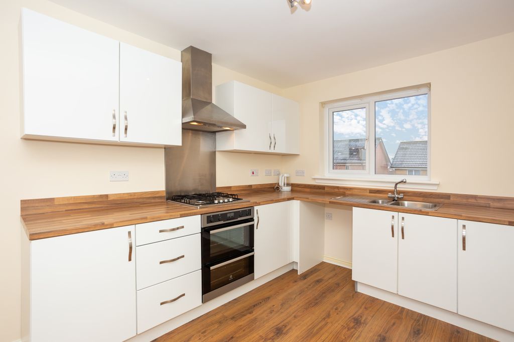 Property photo 3 of 42 Kitchen/Diner