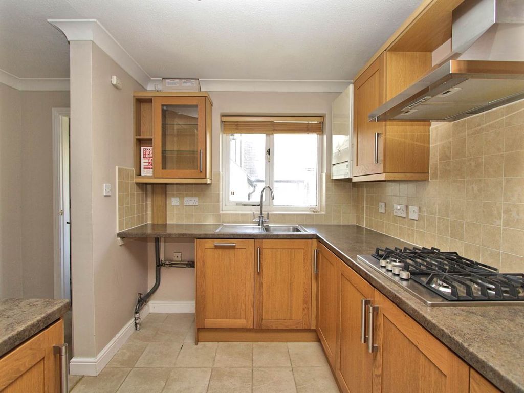 Property photo 2 of 10 Kitchen