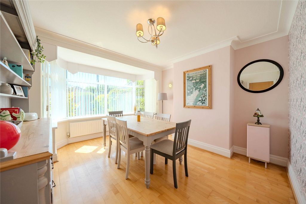 Property photo 3 of 17 Picture No. 10