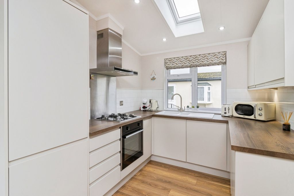 Property photo 3 of 19 Pbox-Img.Jpg